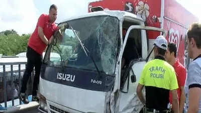 İstanbul'da E-5'i kilitleyen kaza