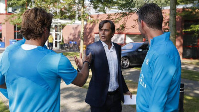 Phillip Cocu İstanbul'a geldi !