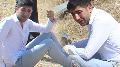 Kaldırıma oturup ağladı !