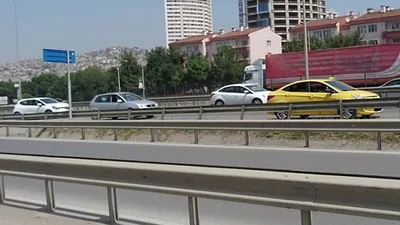 Gören herkes taksiciye korna öttürdü !