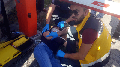 Eşine otomobiliyle çarpıp kaçtı