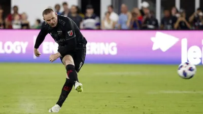 Rooney'e yeni takımında 30 dakika yetti !