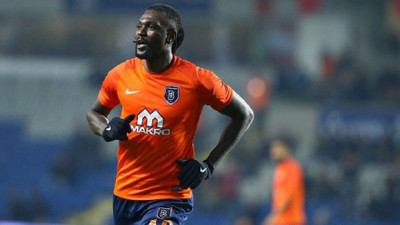 Başakşehir'de Adebayor depremi !