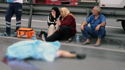 Uzun süre başında gözyaşı döktüler...