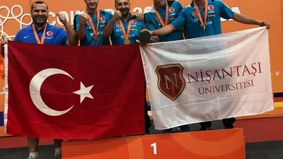 Türkiye'ye masa tenisinde büyük gurur