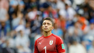 Muslera'ya maçtan önce iki şok birden !