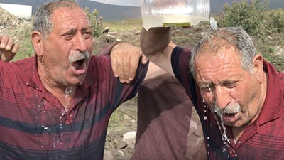 Su bulan köylüler sevinçten kendinden geçti