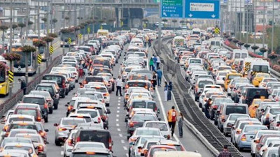 İstanbul'da tatilcilerin trafik çilesi başladı !