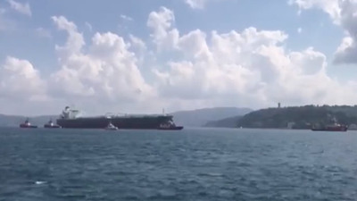 Boğaz'da gemi trafiği durdu !