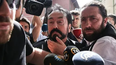 Adnan Oktar'ın evinden çıkan Tevrat şaşırttı