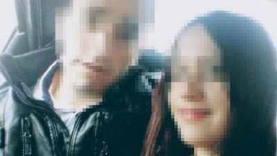 Eşiyle birlikte yarı çıplak birini yakaladı !