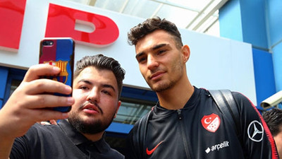Fenerbahçe'den Kaan Ayhan sürprizi !