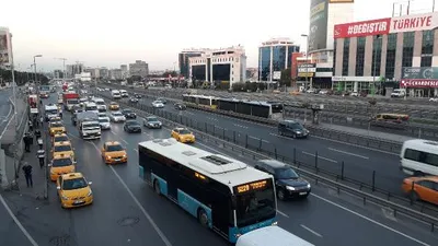 İstanbul'da pazartesi alarmı ! İşte trafikte son durum