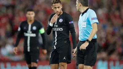 Liverpool - PSG maçına Cüneyt Çakır damgası