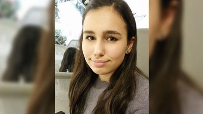 Milyoner iş adamının kızı uçakta öldü