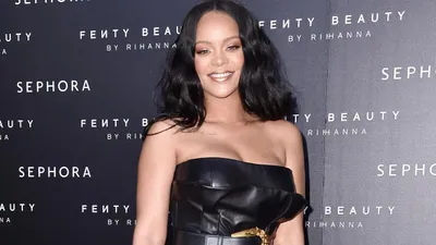 Rihanna babasını mahkemeye verdi