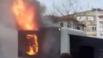 Halk otobüsü alev aldı