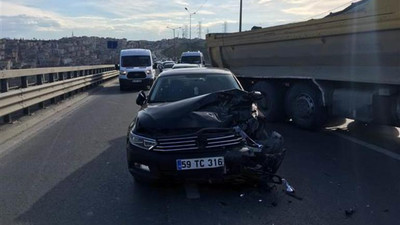 Okmeydanı'nda zincirleme kaza ! Trafik kilit...