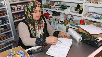 Yaşasın iyilik! Veresiye defterini satın alıp bunu yaptı!
