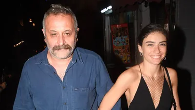 Yaş farkıyla olay olan ünlü çift evleniyor