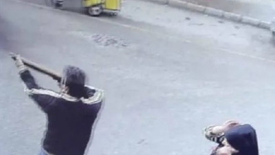 Tüfekle dehşet saçtı ! 100 metre kaçabildi...