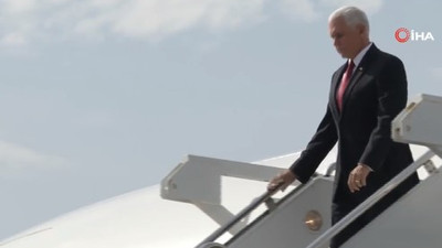 ABD'li Mike Pence'in yüz ifadesi her şeyi özetledi