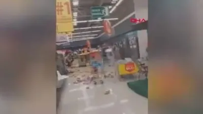 Şili'de protestocular marketi yağmaladı