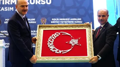 Atatürk'lü bayrağa izin yok, Bakan Soylu'ya var !