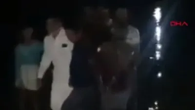 Sel bölgesini gezen milletvekili suya düştü