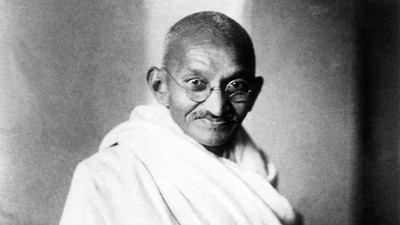 Mahatma Gandhi'nin külleri çalındı