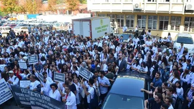 Çapa Tıp Fakültesi'nde eylem: Geçit vermeyeceğiz