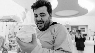 Eser Yenenler baba oldu!