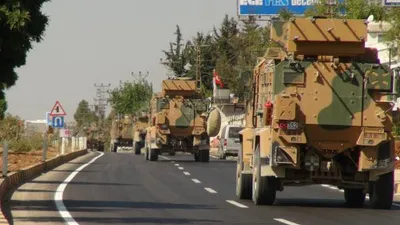 Suriye sınırına komando ve zırhlı araç sevkiyatı