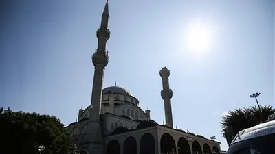 İstanbul'da tüm camilerde sela okundu
