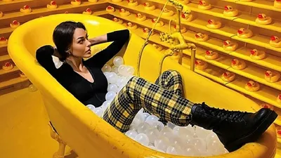Dilan Çiçek Deniz'in küvet pozu olay oldu