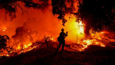 ABD'de kırmızı alarm! Alevler şehre ulaştı