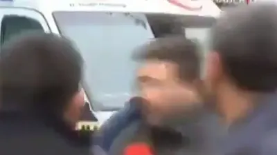 Muhabire canlı yayında saldırı kamerada!