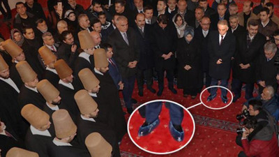 Vali Toprak, camiye galoşla girdi