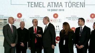 Temel atma töreninde mikrofon açık unutulunca...