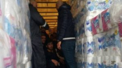 TIR'ın kapağını açınca şaşkına döndüler