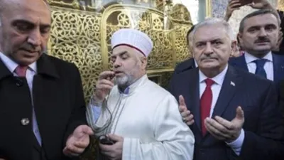 Cami imamı Binali Yıldırım için dua edip, oy istedi