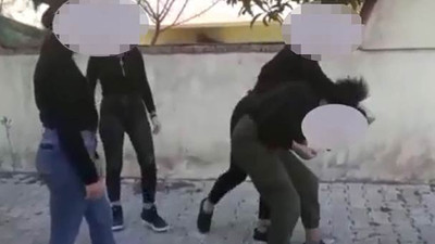 Kızların kavgası dehşete düşürdü