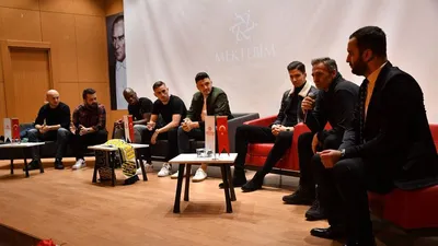 MKE Ankaragücü'nün 5 futbolcusu, öğrencilerle bir araya geldi