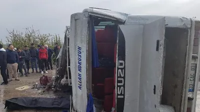 Midibüs devrildi, 1 ölü, 15 yaralı!