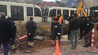 Sultangazi'de göçük ! Bir işçi toprak altında kaldı