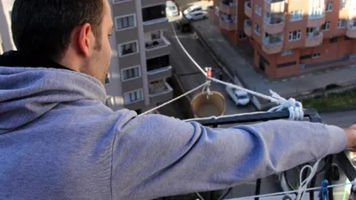 Bakkala gitmemek için öyle bir şey yaptı ki...