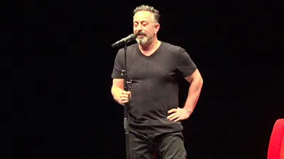 Cem Yılmaz herkesi kırdı geçirdi