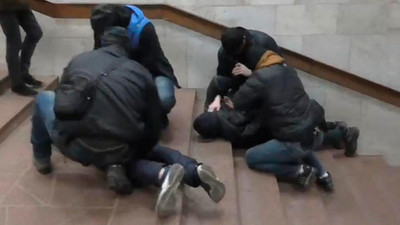 Metroda bomba alarmı ! Son anda önlendi...
