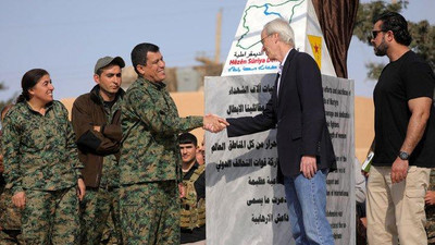 ABD PKK'ya silahtan sonra madalya verdi