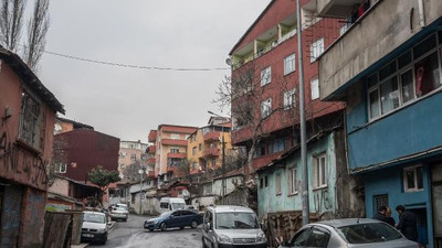 Kim bu hayırsever ? Evlere içi para dolu zarf bıraktılar